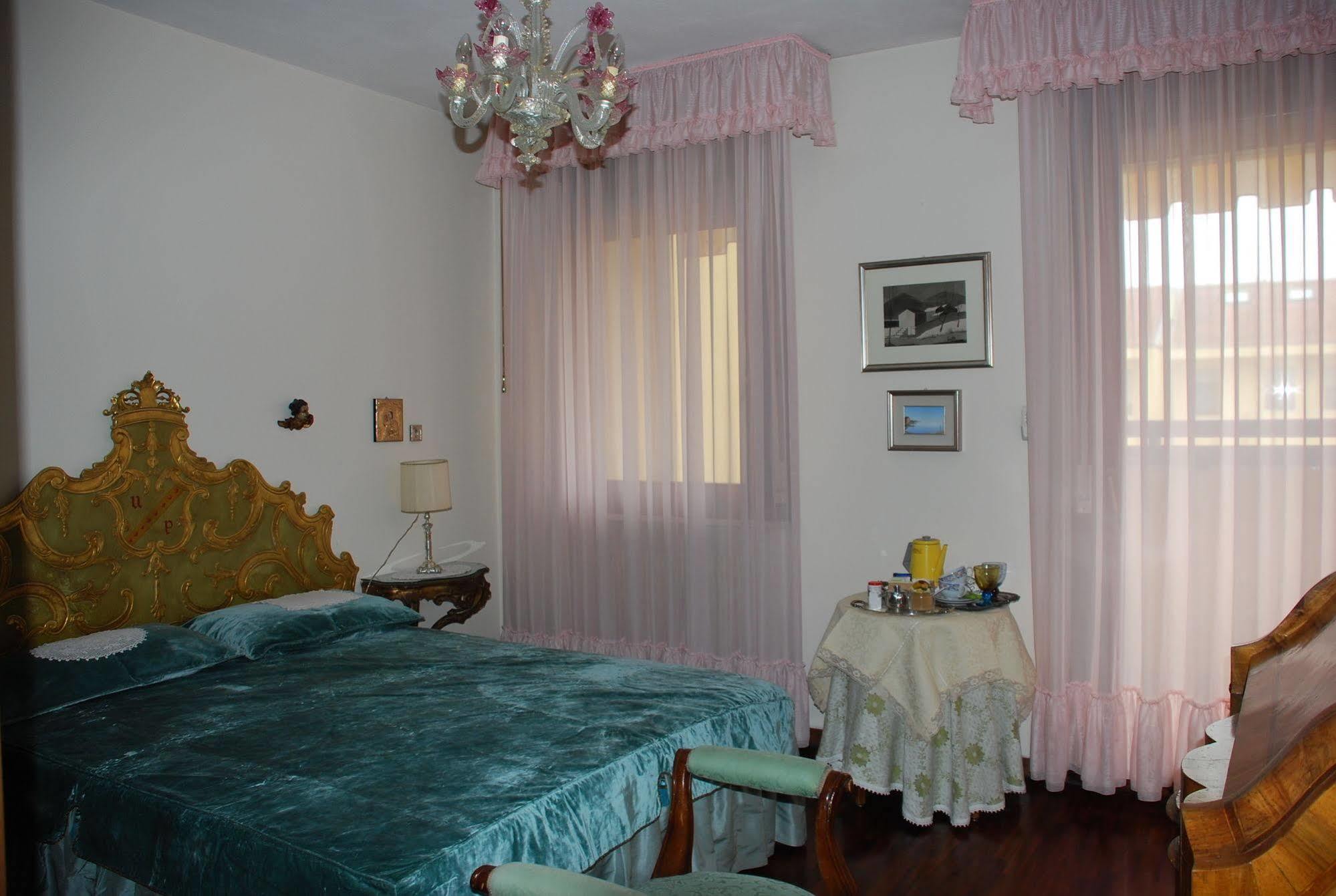 B&B Il Glicine Fiorito Lido di Venezia Eksteriør bilde